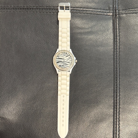 Geneva Cream and Silver Women's Watch - Picture 1 of 4